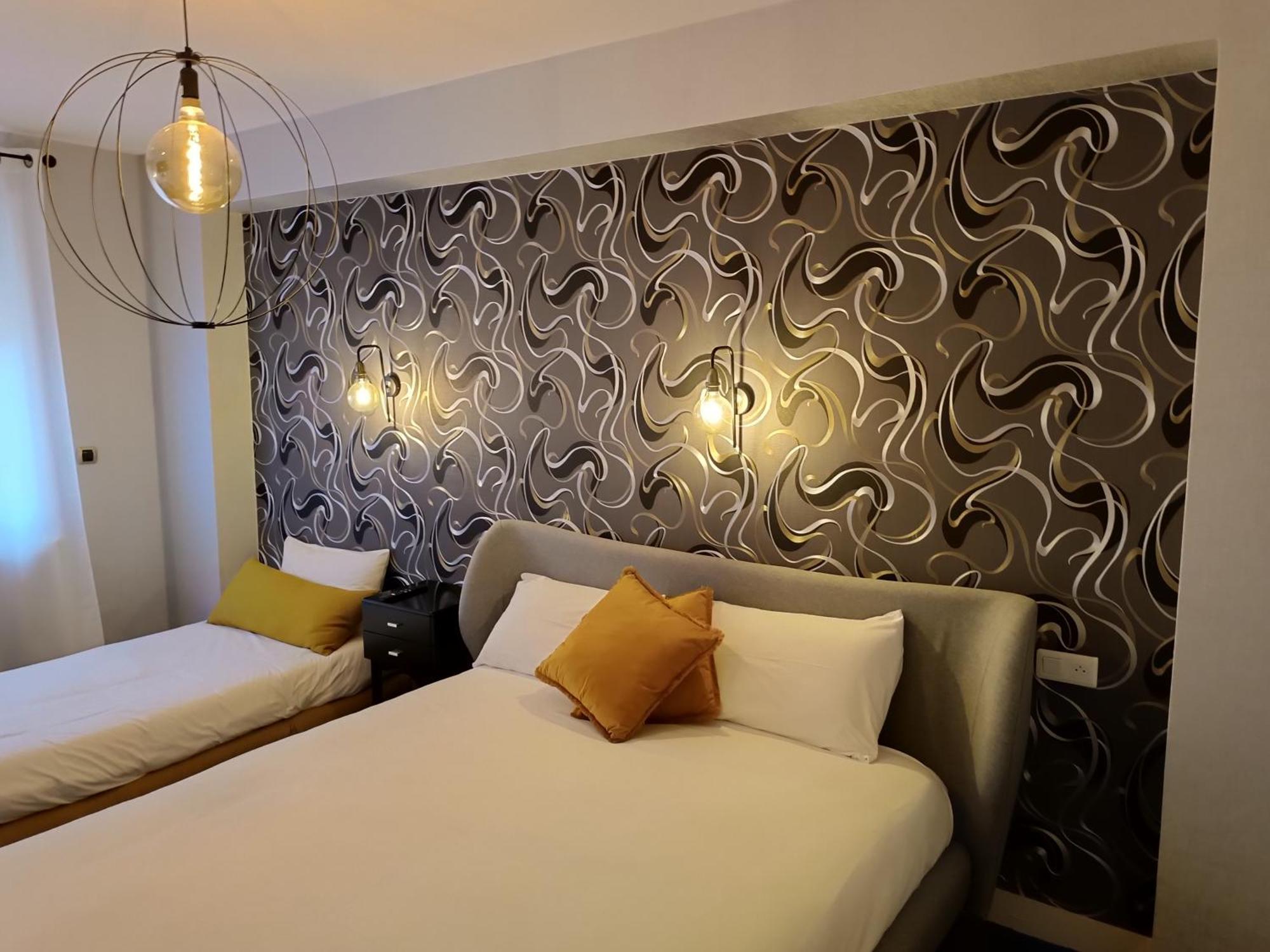 Contact Hotel Limoges - Hotel Des Deux Moulins Luaran gambar