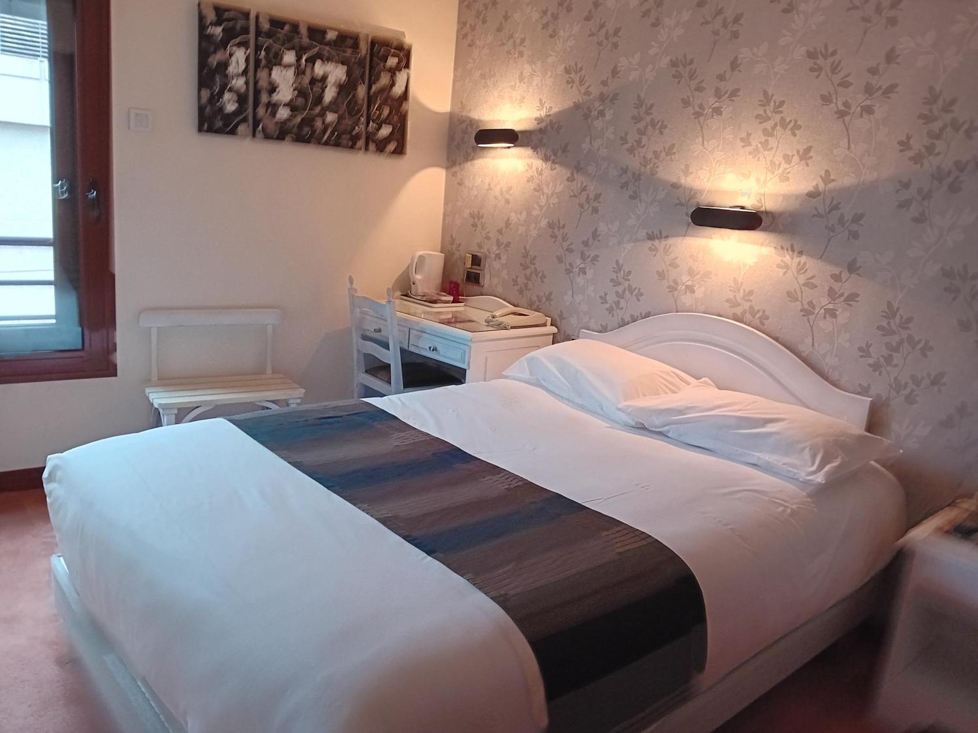 Contact Hotel Limoges - Hotel Des Deux Moulins Luaran gambar