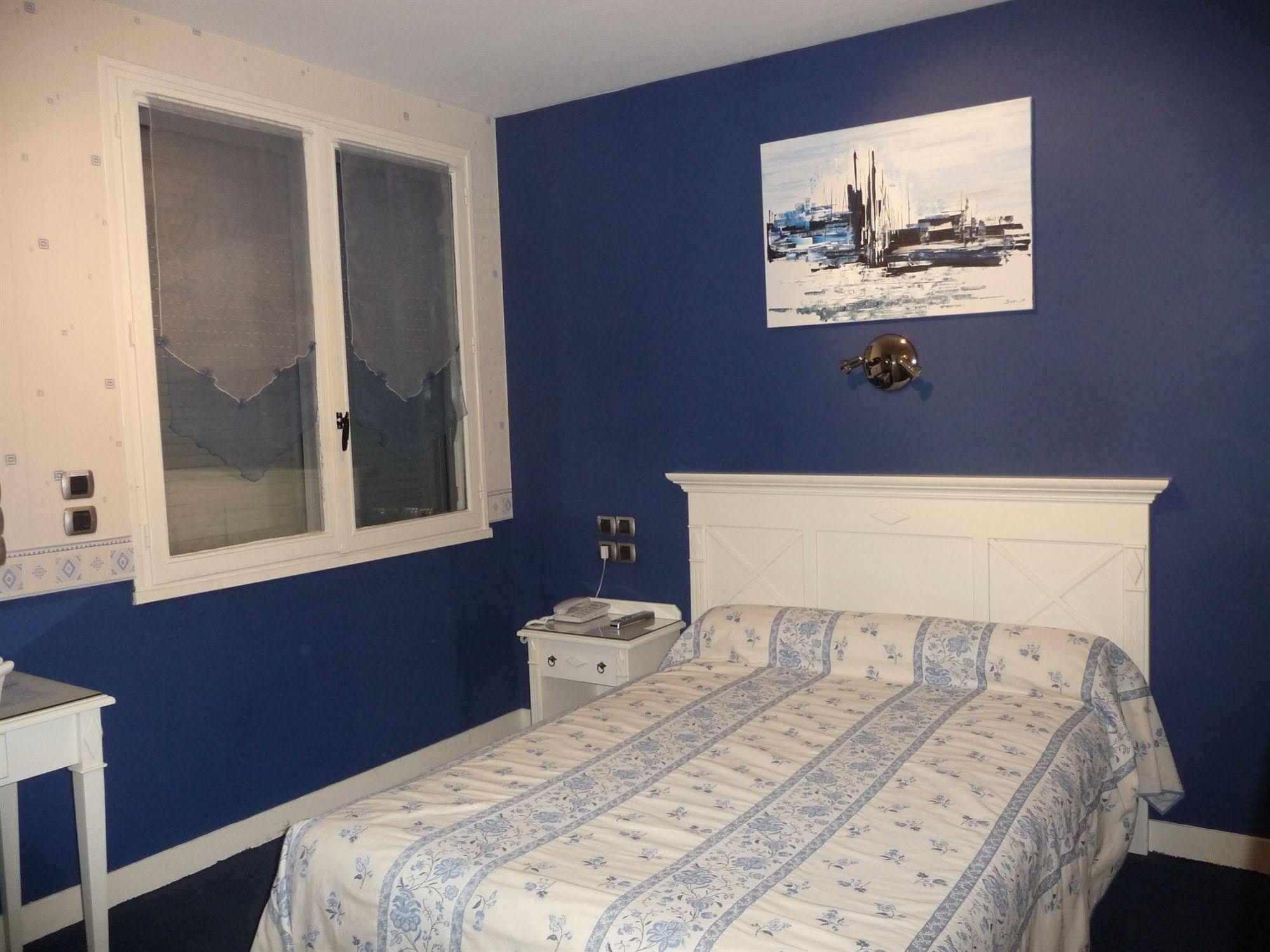 Contact Hotel Limoges - Hotel Des Deux Moulins Luaran gambar