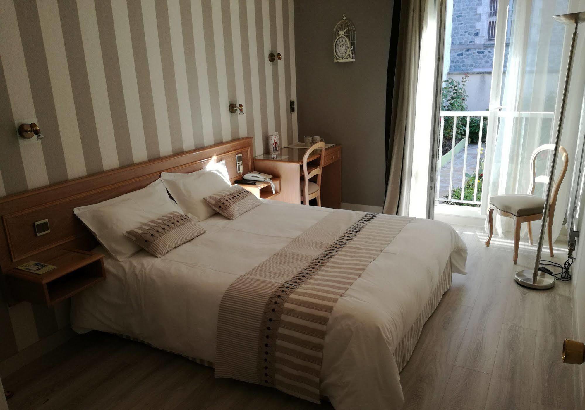 Contact Hotel Limoges - Hotel Des Deux Moulins Luaran gambar