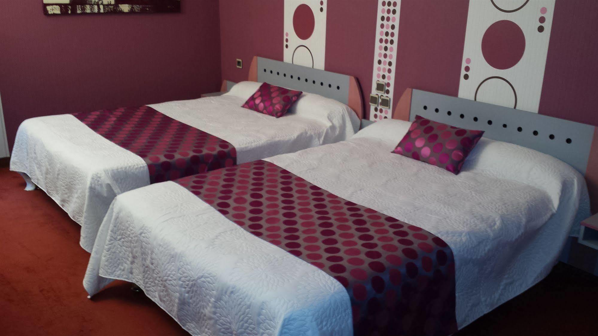 Contact Hotel Limoges - Hotel Des Deux Moulins Luaran gambar